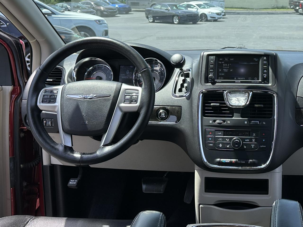 Chrysler Town & Country Touring 2016