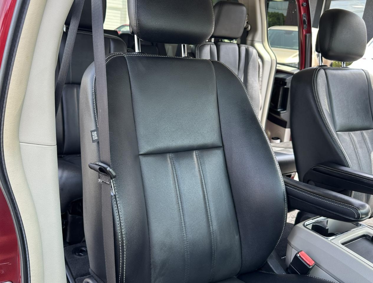 Chrysler Town & Country Touring 2016
