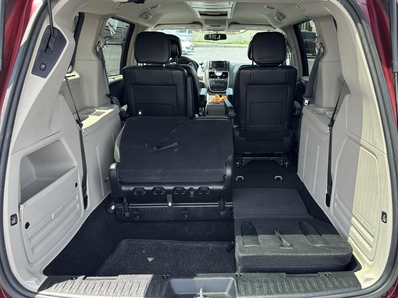 Chrysler Town & Country Touring 2016