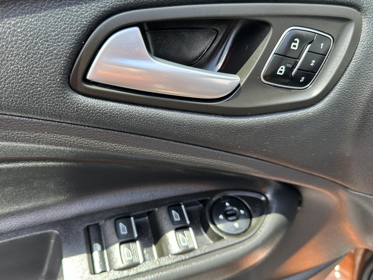 Ford Escape Titanium FWD 2017