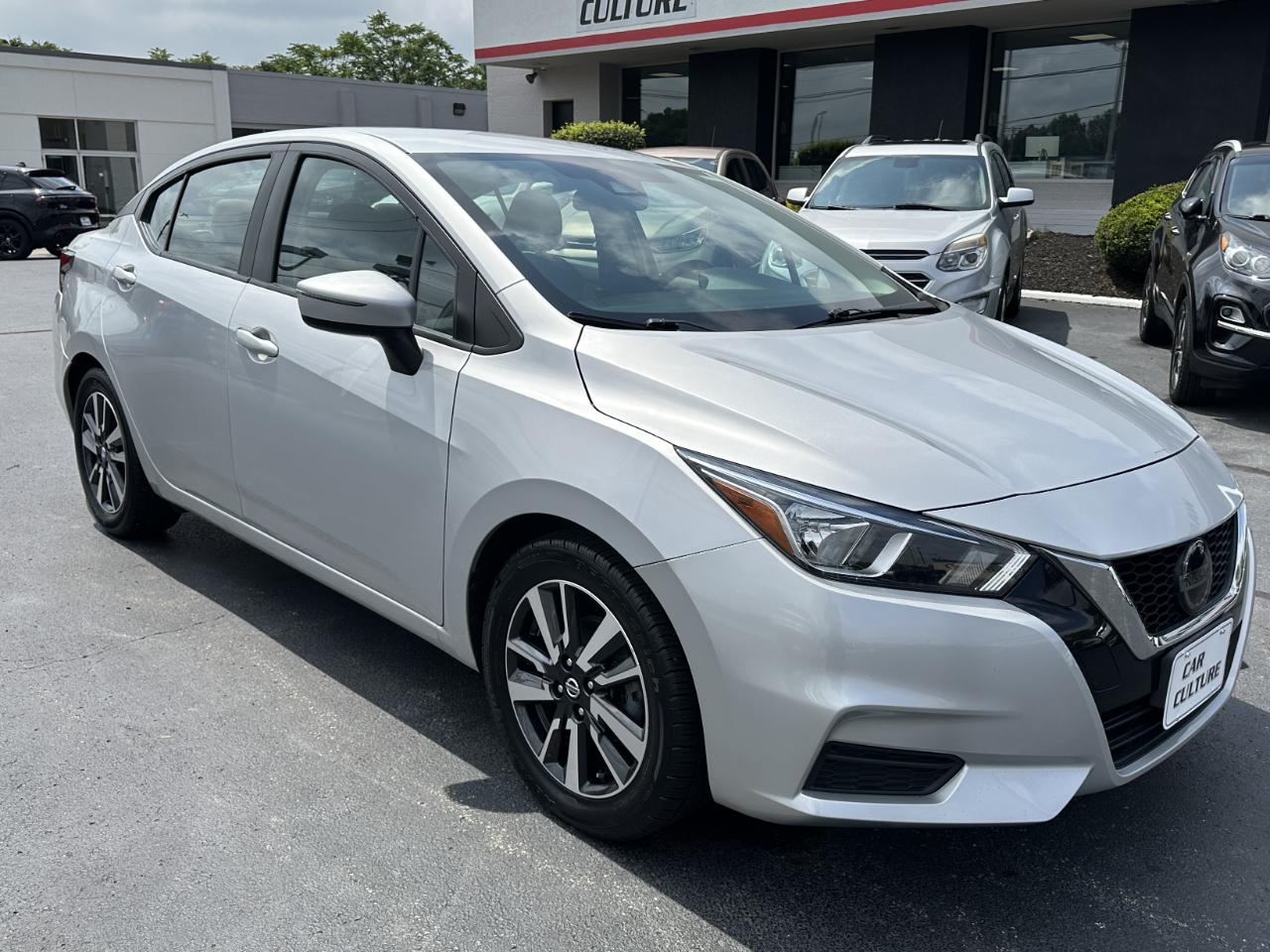 Nissan Versa SV 2021