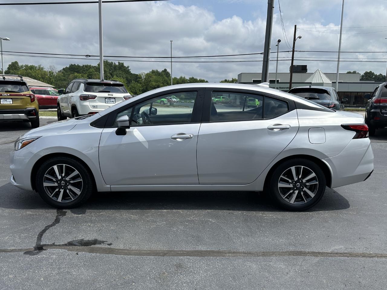Nissan Versa SV 2021