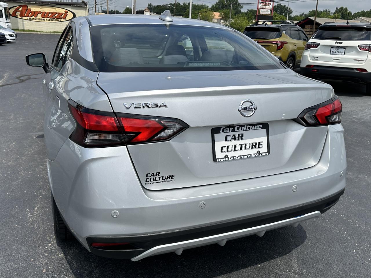 Nissan Versa SV 2021
