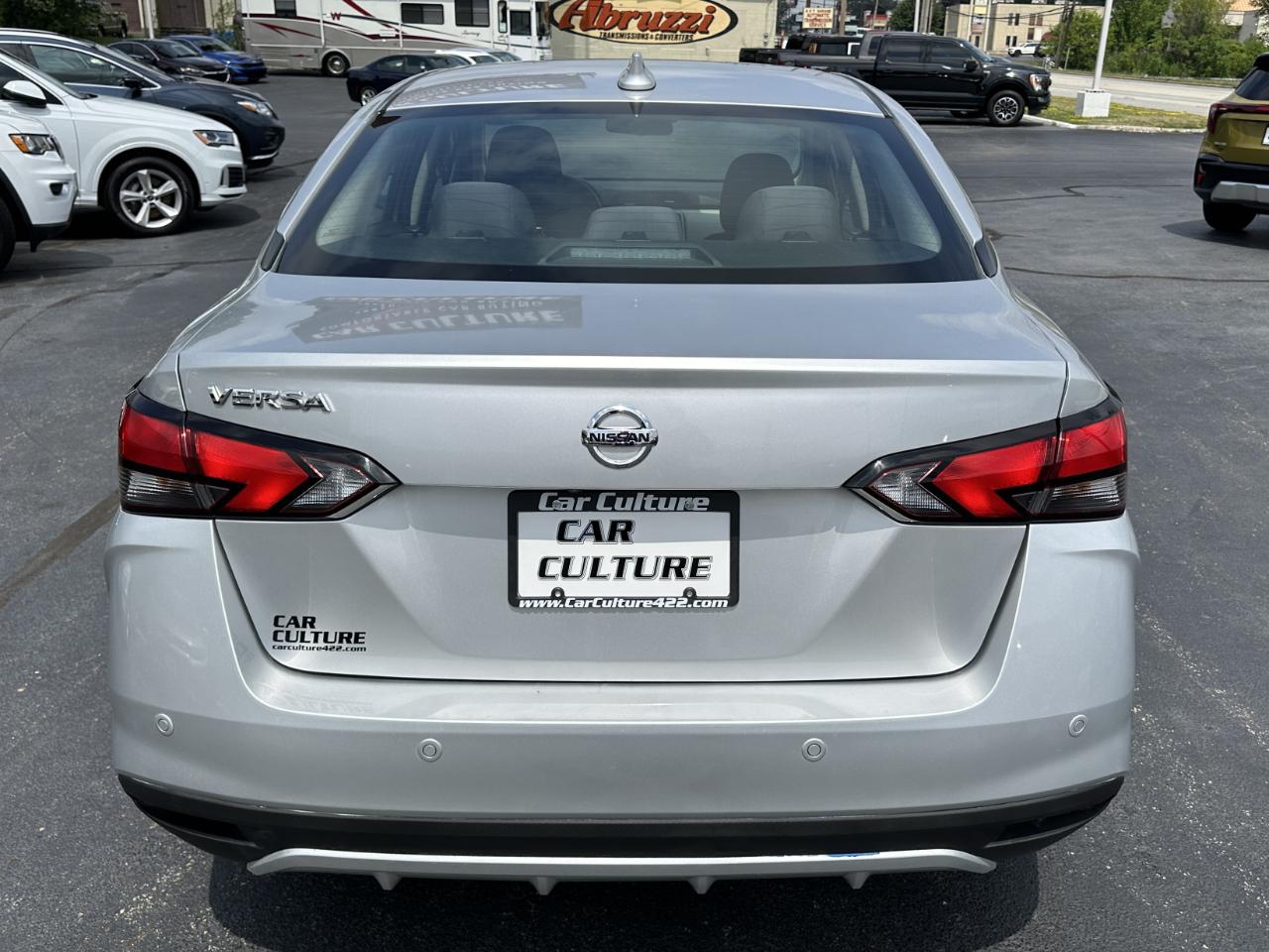 Nissan Versa SV 2021