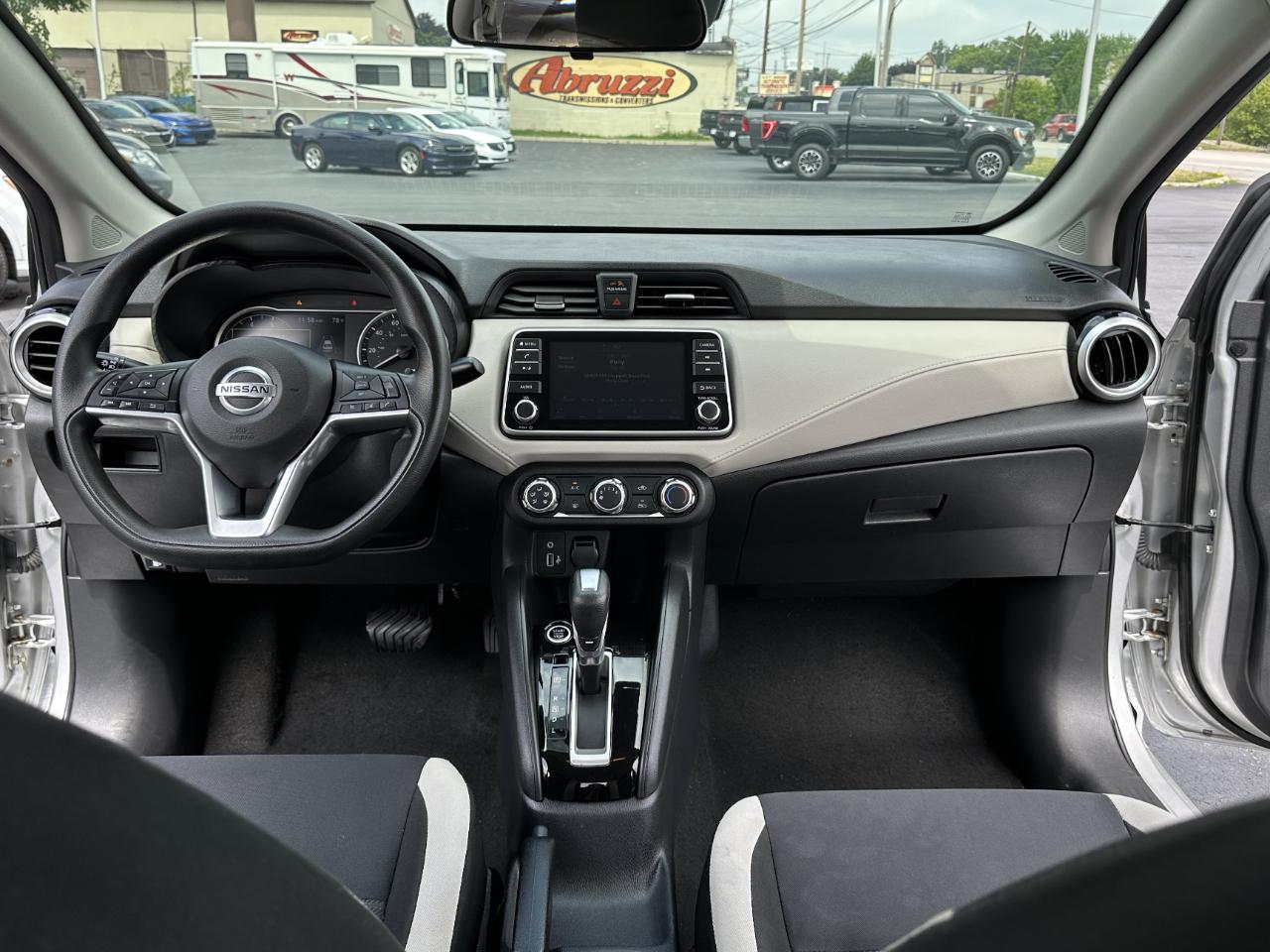Nissan Versa SV 2021
