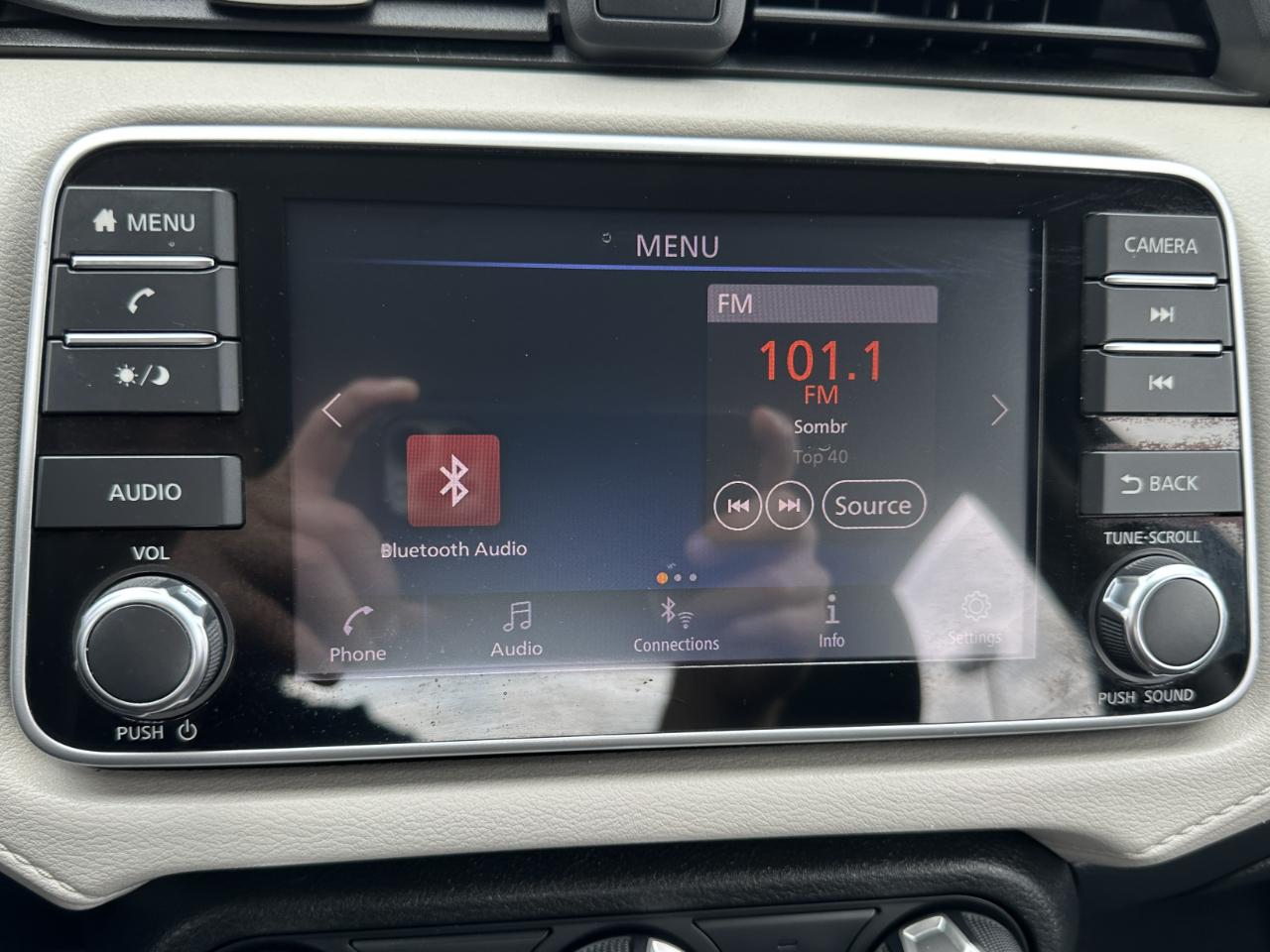 Nissan Versa SV 2021
