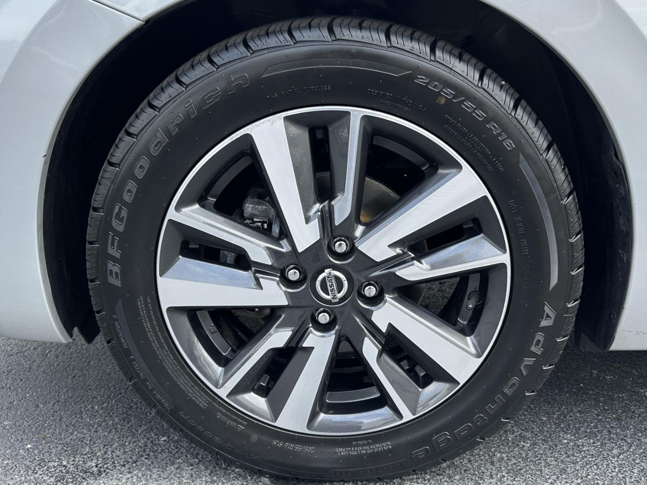 Nissan Versa SV 2021