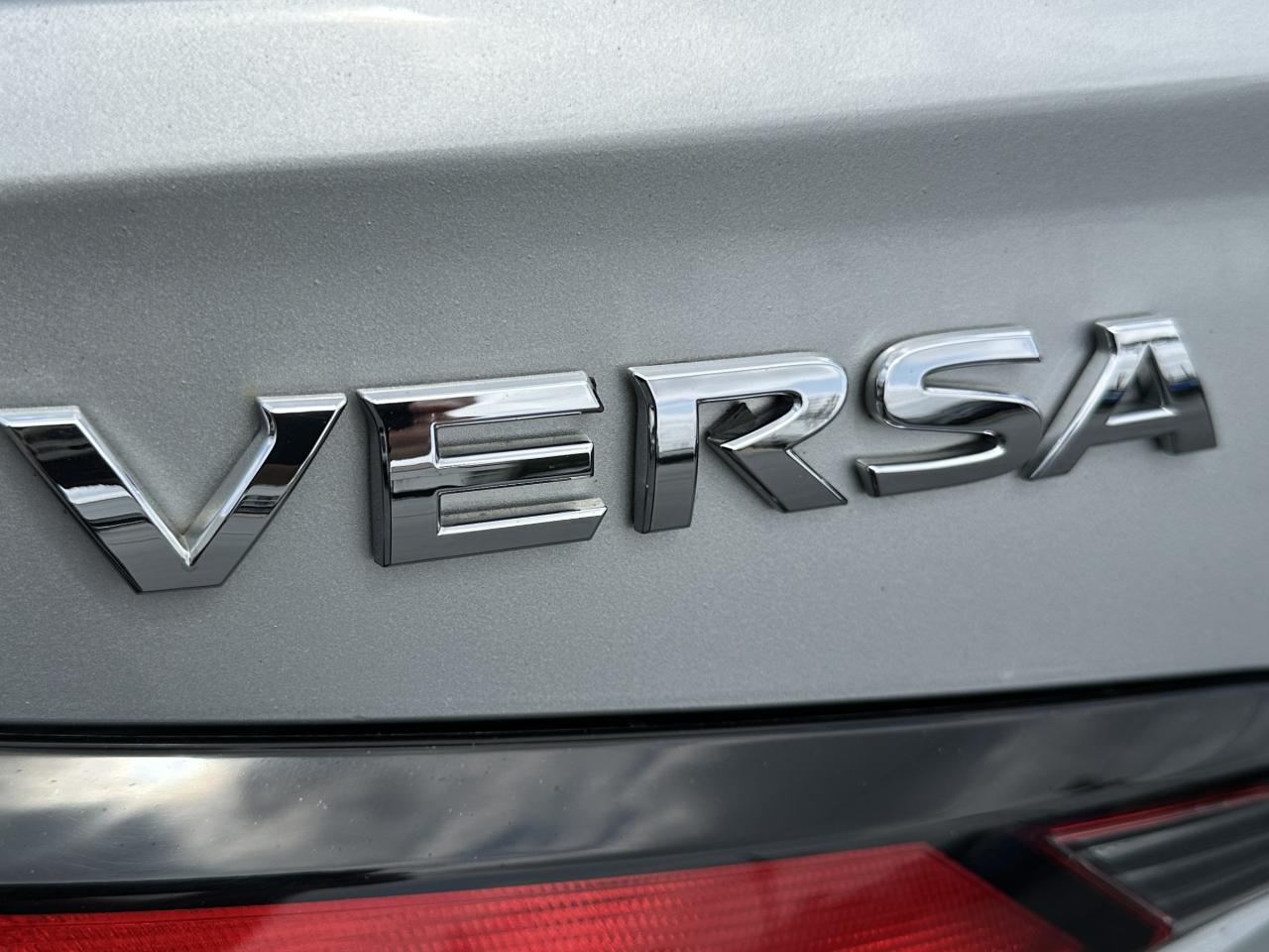 Nissan Versa SV 2021