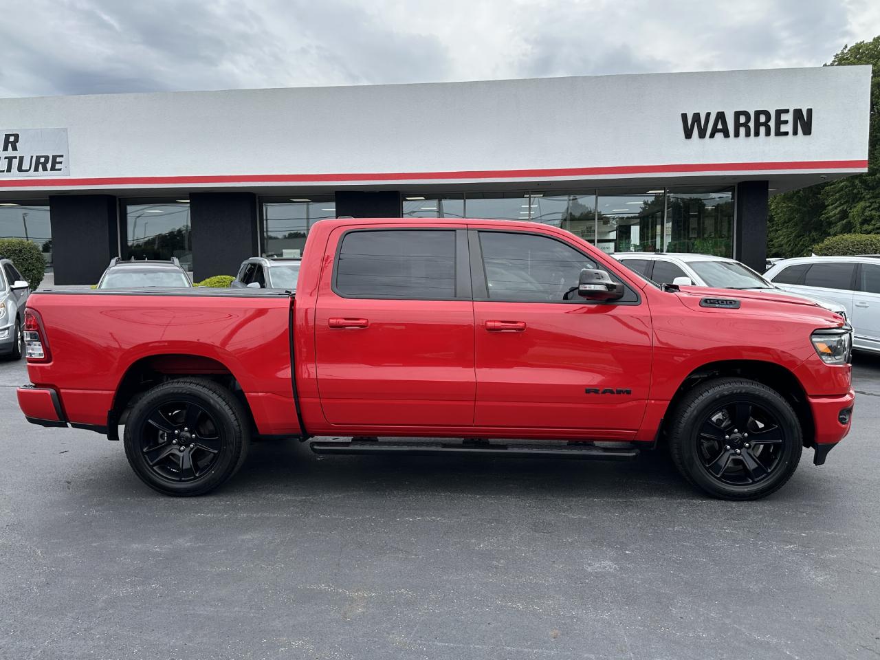 RAM 1500 Big Horn Crew Cab 4WD 2021