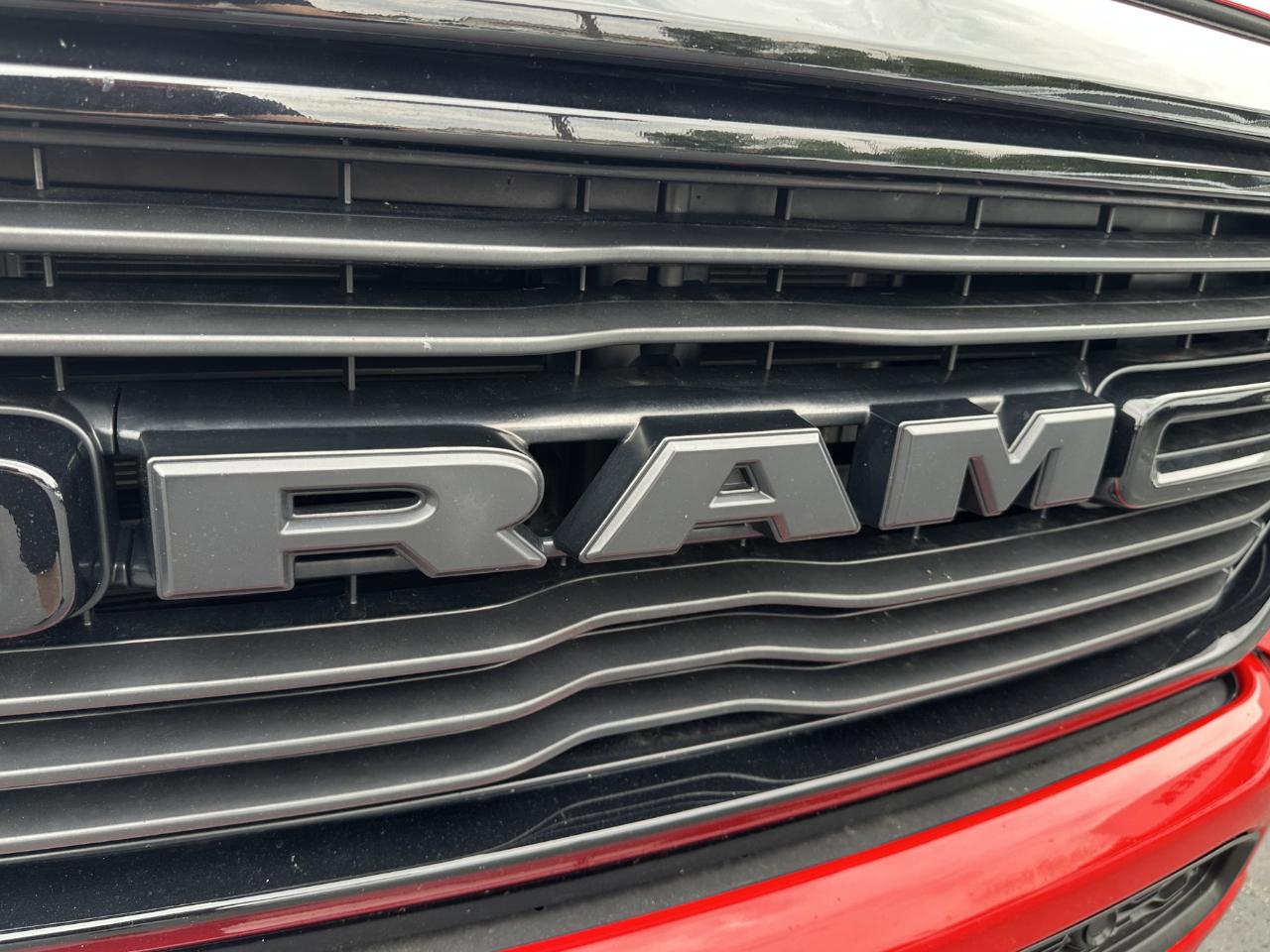 RAM 1500 Big Horn Crew Cab 4WD 2021