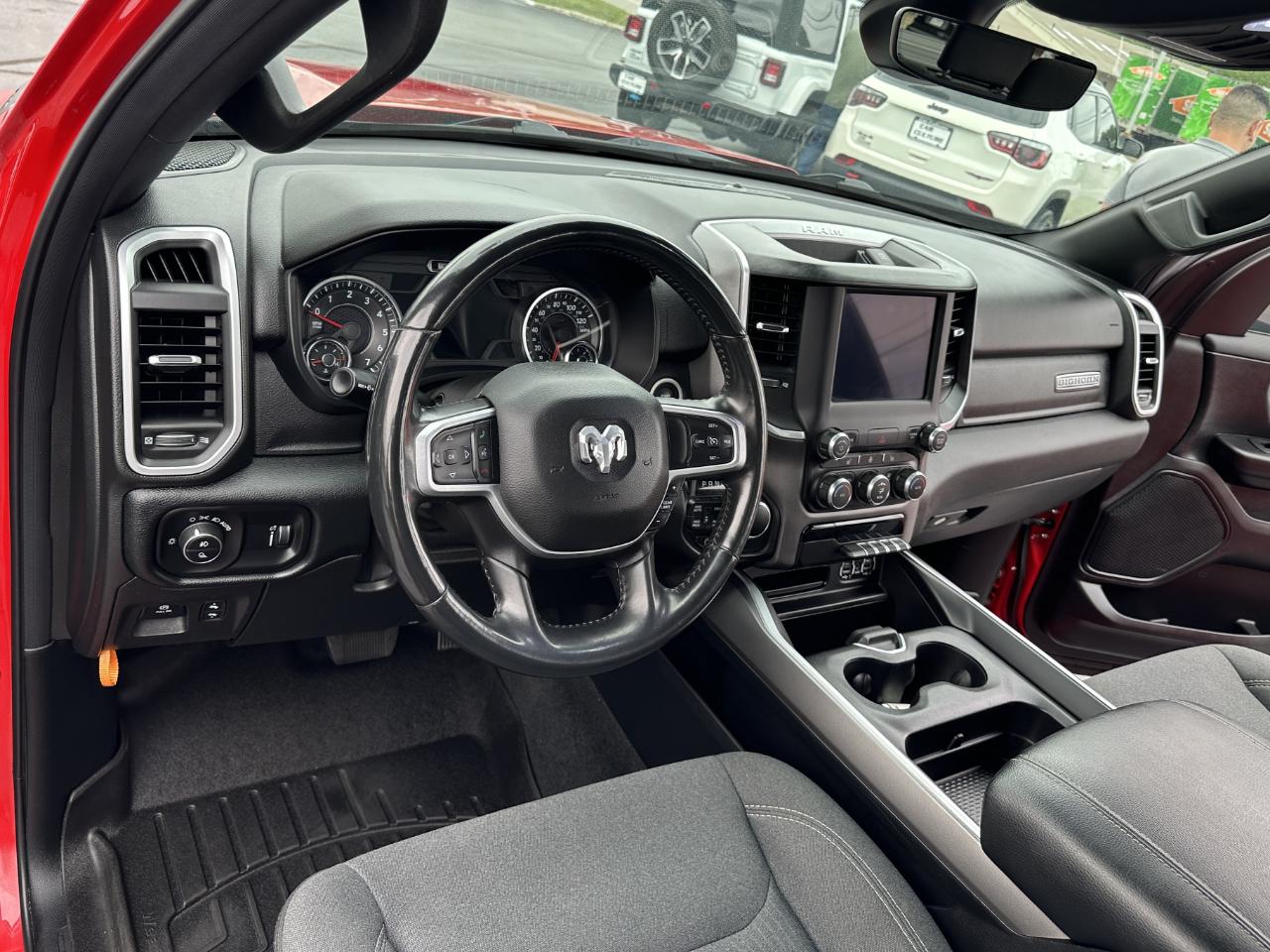 RAM 1500 Big Horn Crew Cab 4WD 2021