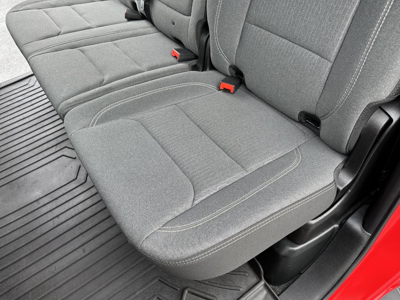 RAM 1500 Big Horn Crew Cab 4WD 2021