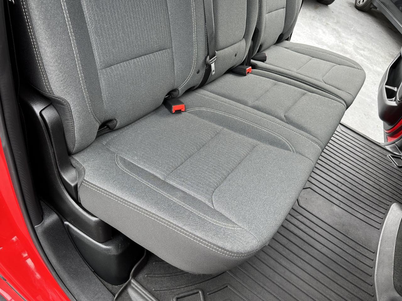 RAM 1500 Big Horn Crew Cab 4WD 2021