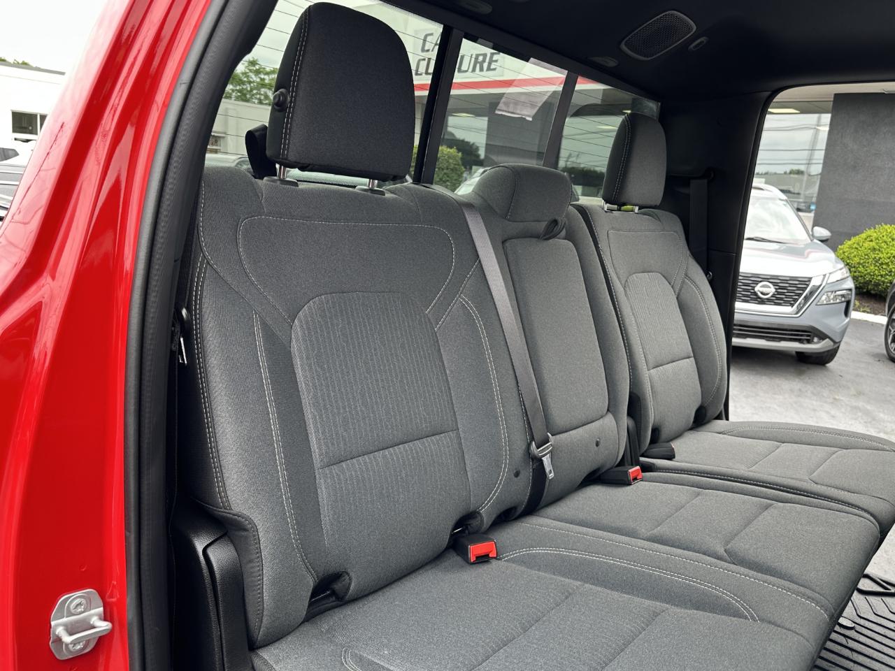 RAM 1500 Big Horn Crew Cab 4WD 2021