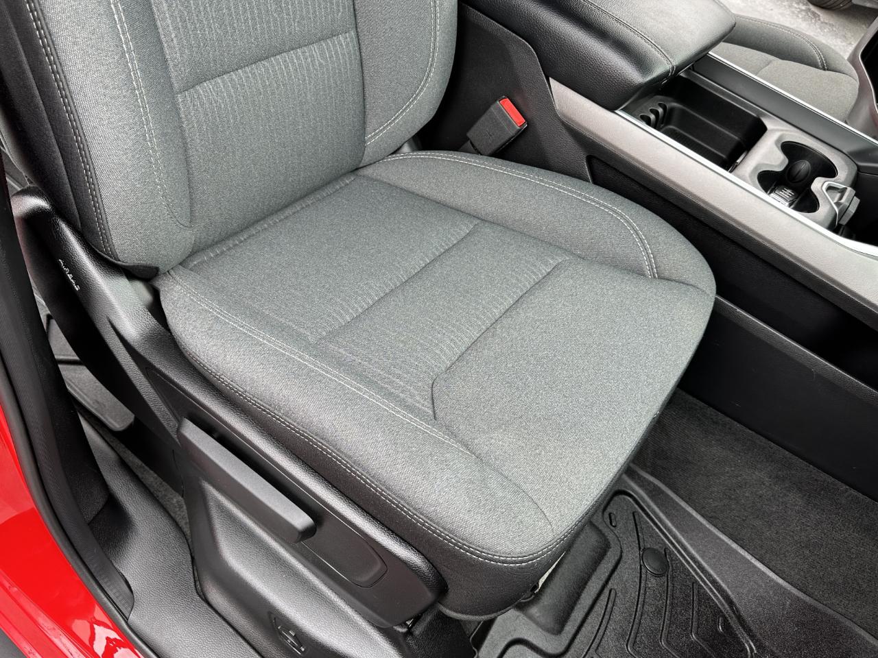 RAM 1500 Big Horn Crew Cab 4WD 2021