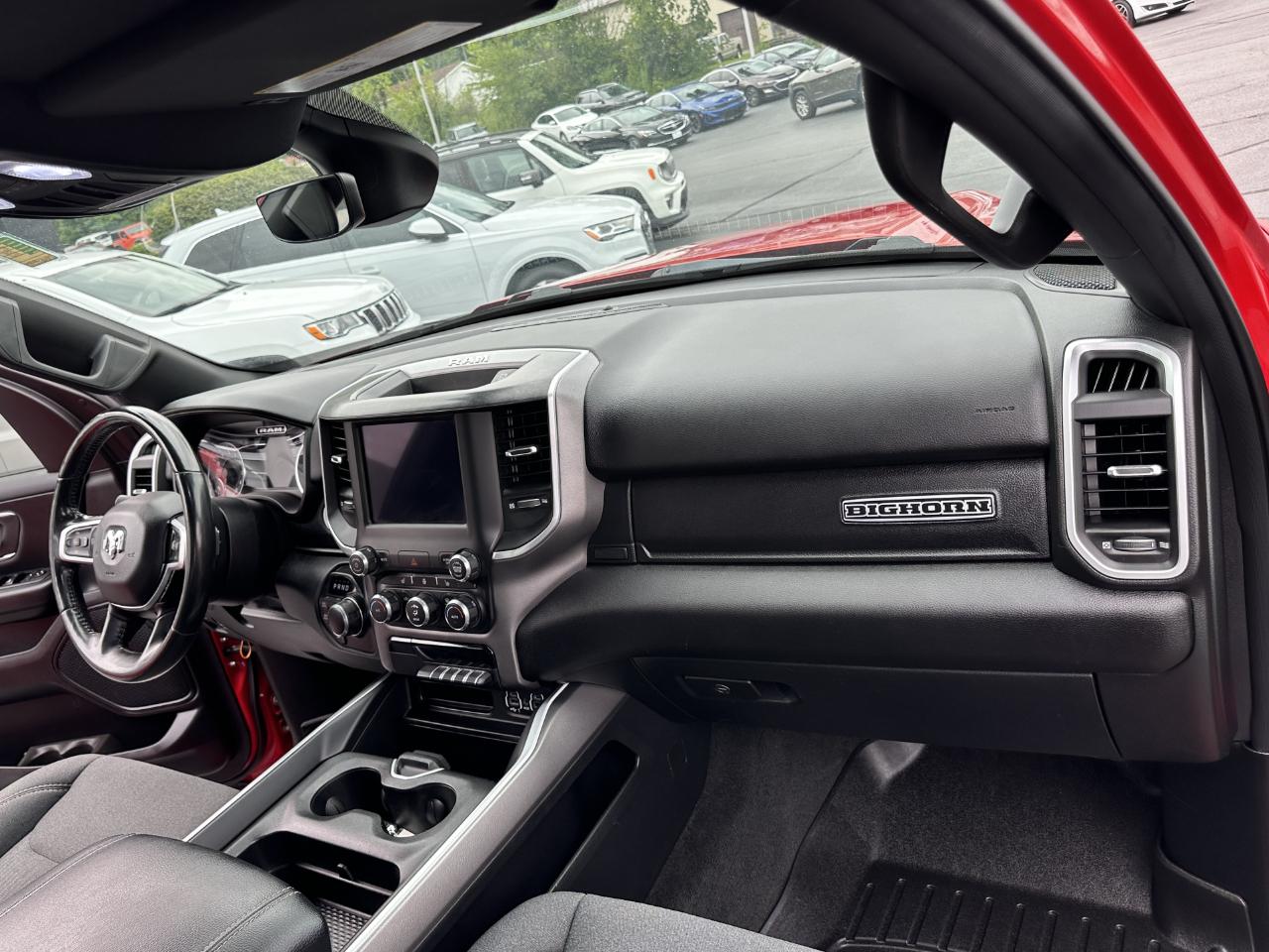 RAM 1500 Big Horn Crew Cab 4WD 2021
