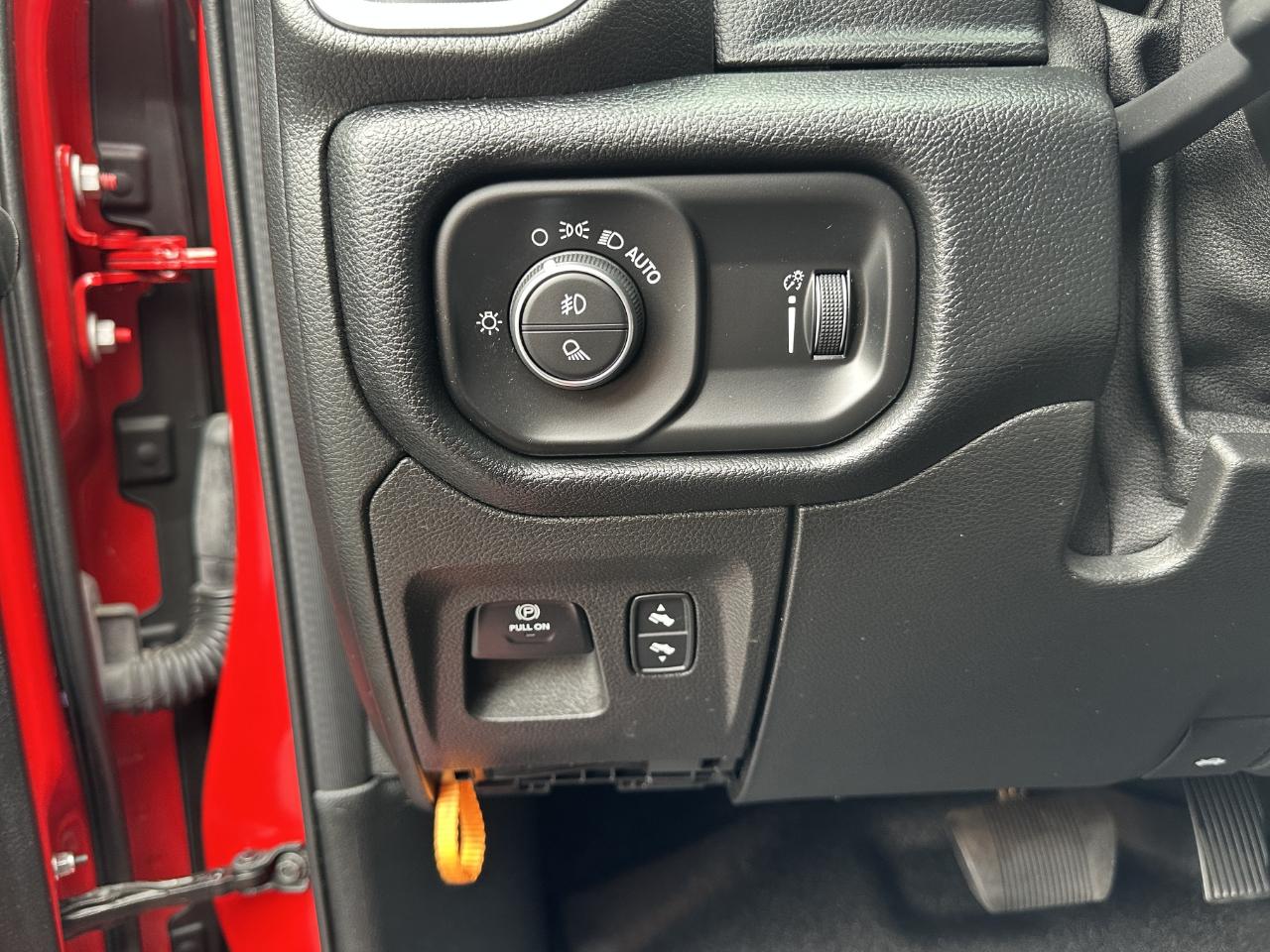 RAM 1500 Big Horn Crew Cab 4WD 2021