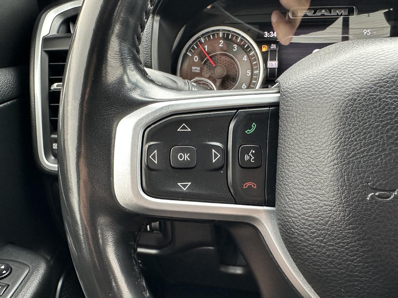 RAM 1500 Big Horn Crew Cab 4WD 2021