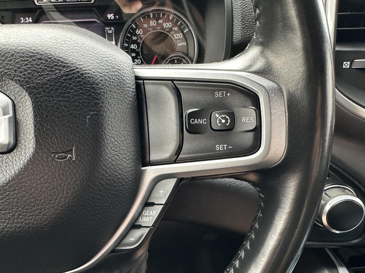 RAM 1500 Big Horn Crew Cab 4WD 2021
