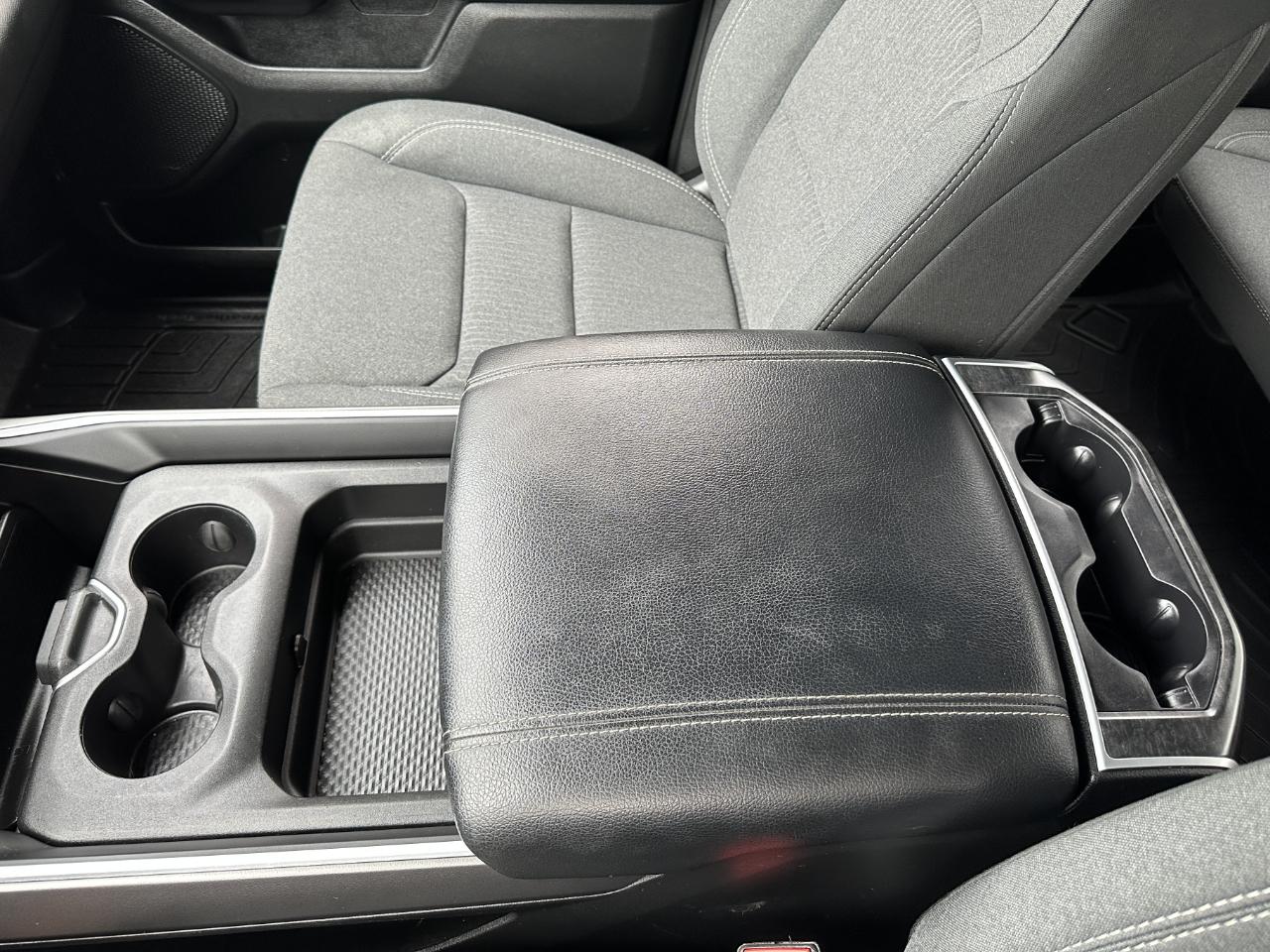 RAM 1500 Big Horn Crew Cab 4WD 2021