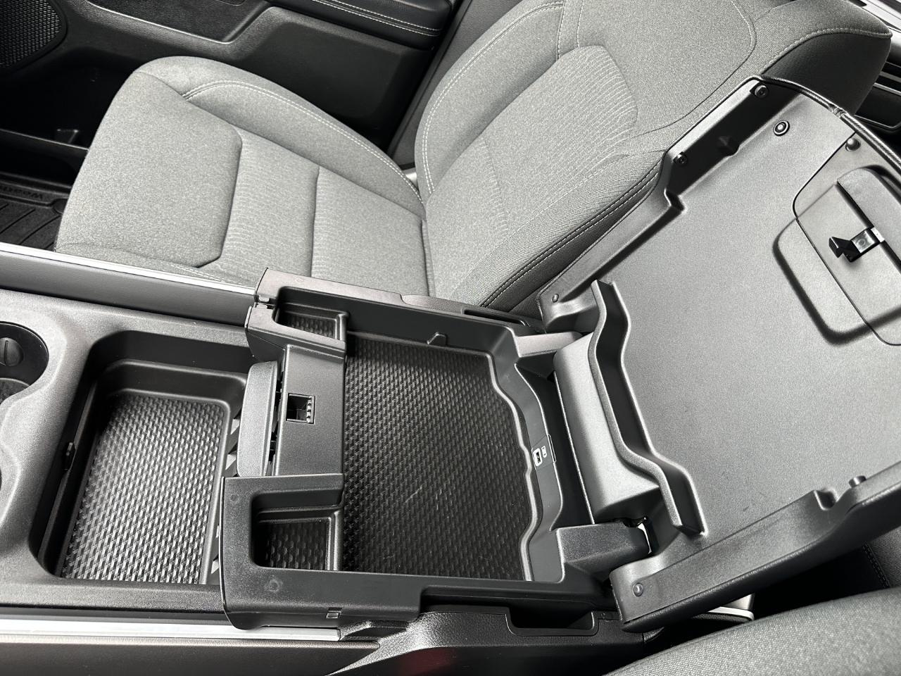 RAM 1500 Big Horn Crew Cab 4WD 2021