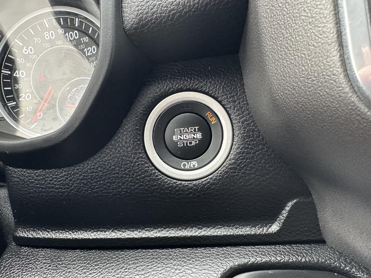 RAM 1500 Big Horn Crew Cab 4WD 2021