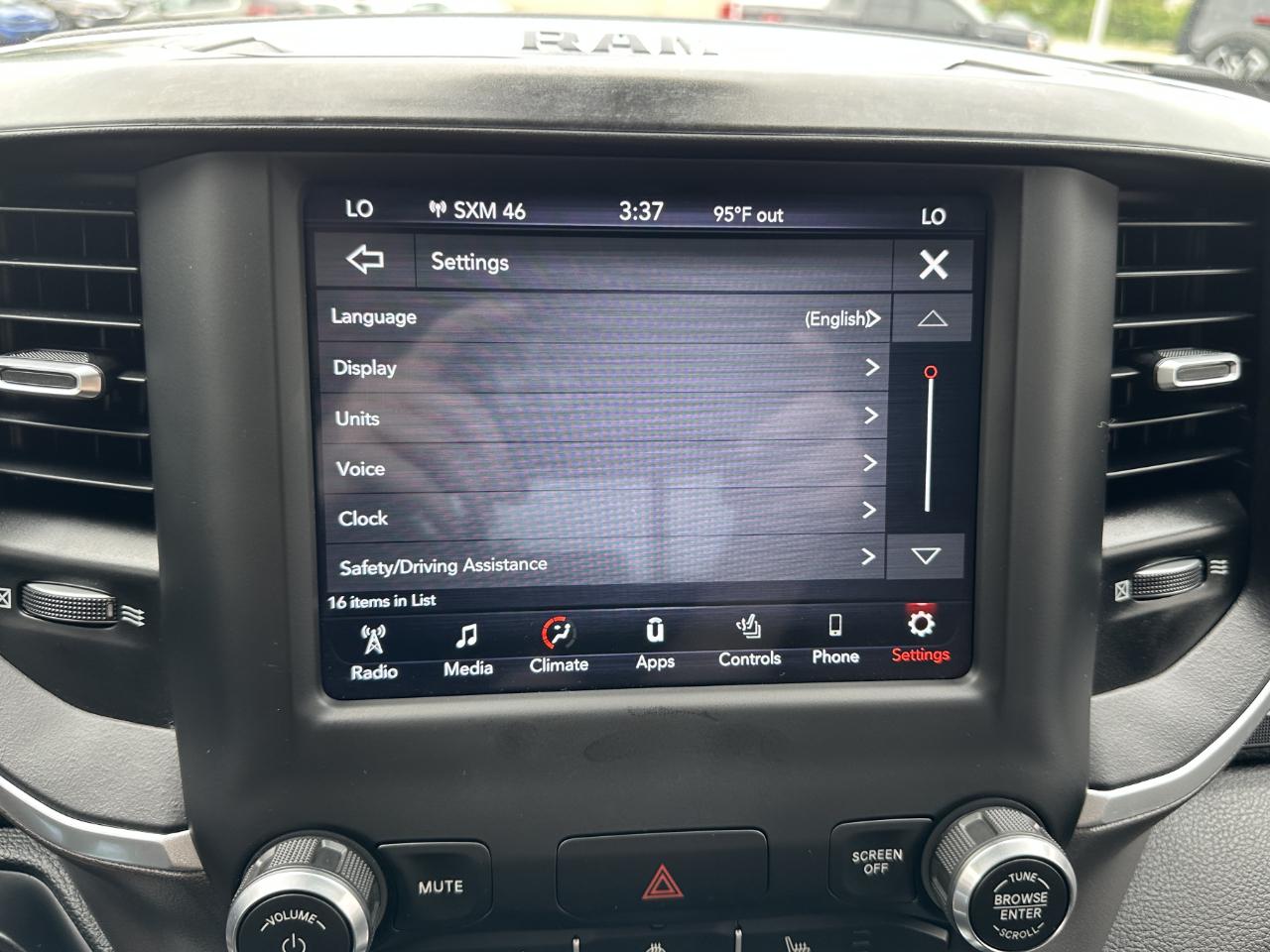 RAM 1500 Big Horn Crew Cab 4WD 2021
