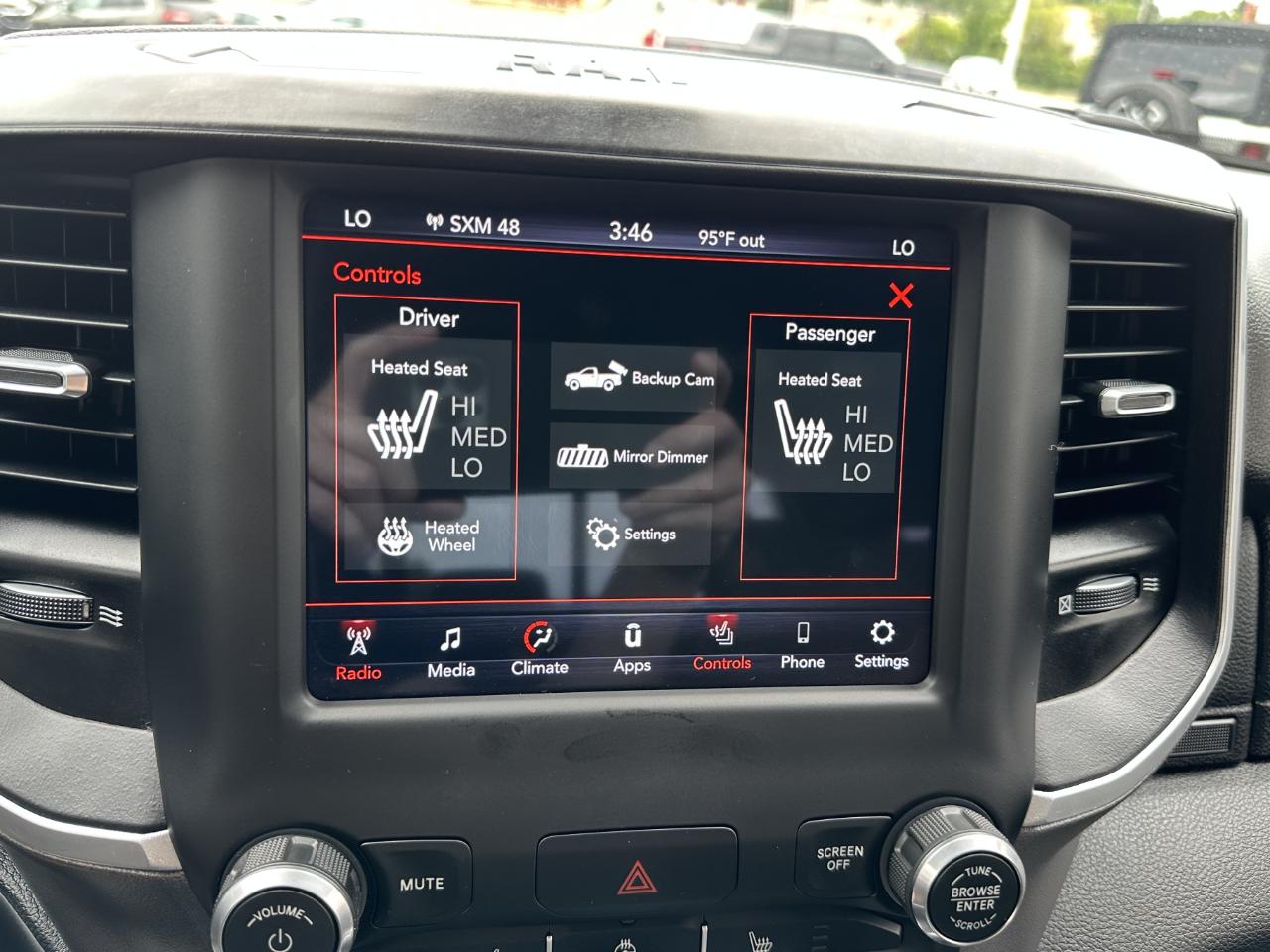 RAM 1500 Big Horn Crew Cab 4WD 2021