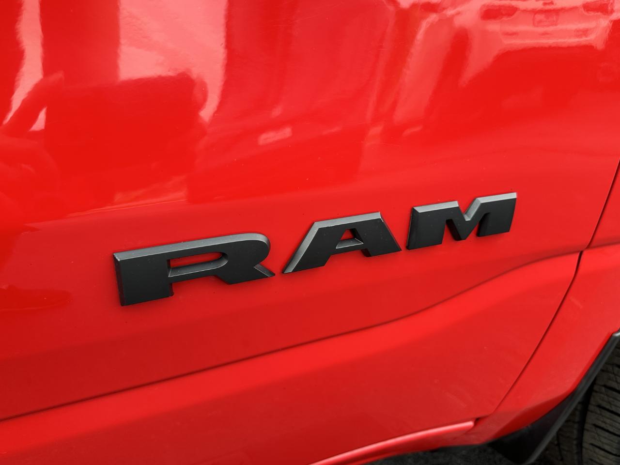 RAM 1500 Big Horn Crew Cab 4WD 2021