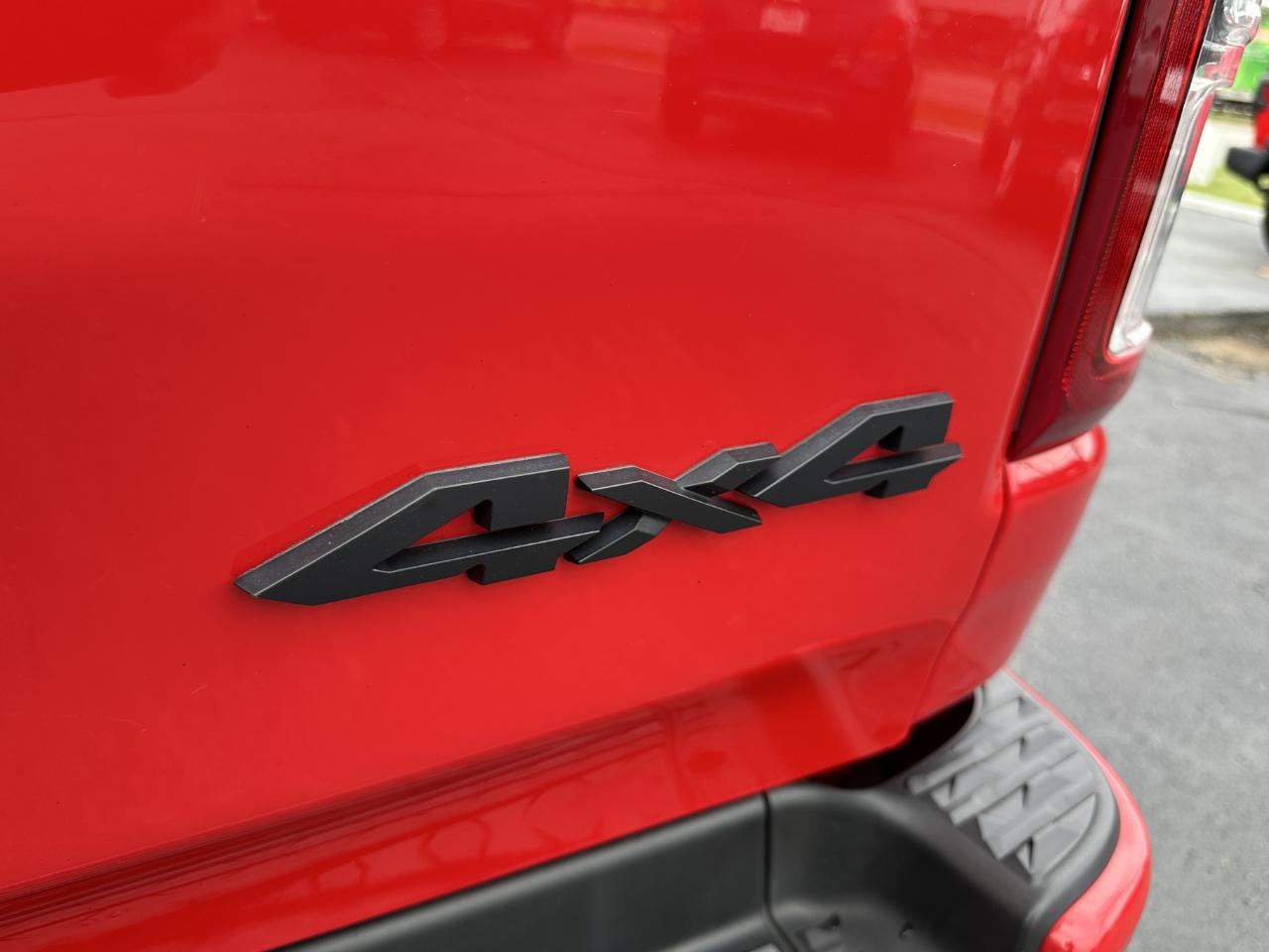 RAM 1500 Big Horn Crew Cab 4WD 2021