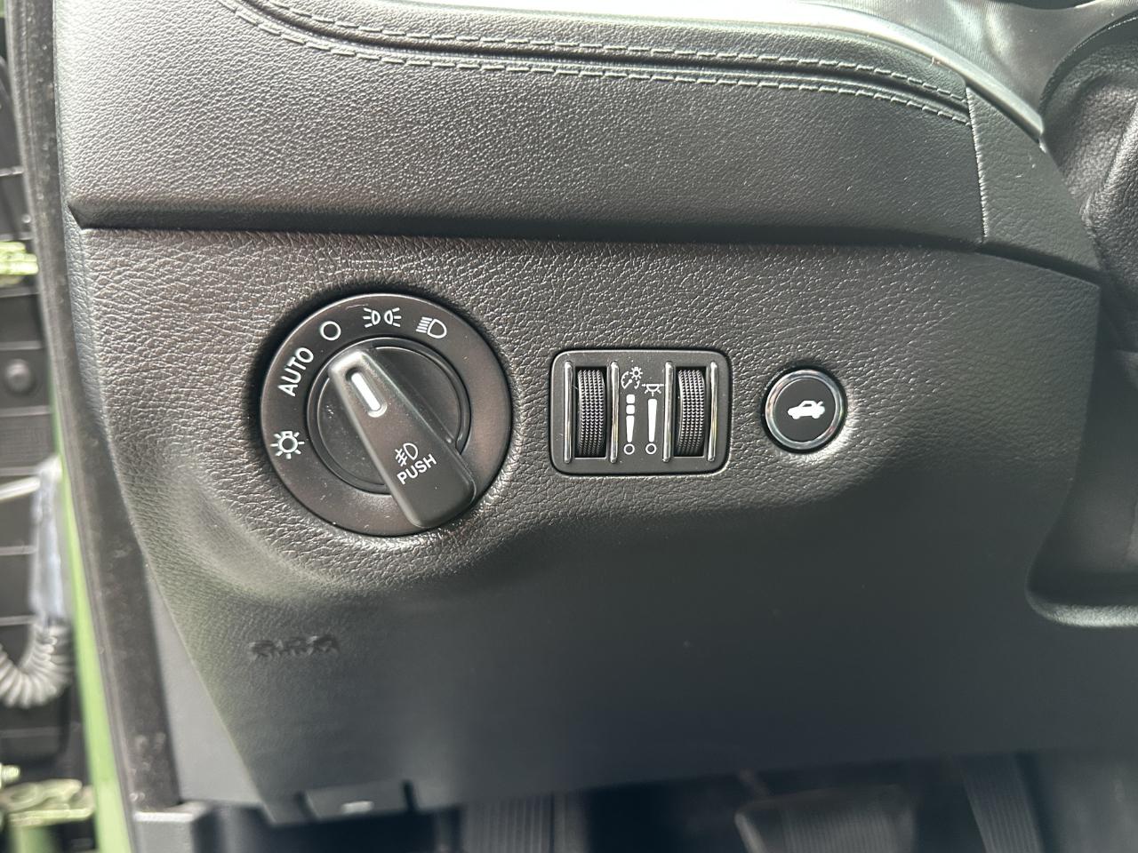 Dodge Charger 4dr Sdn SXT Plus AWD 2020