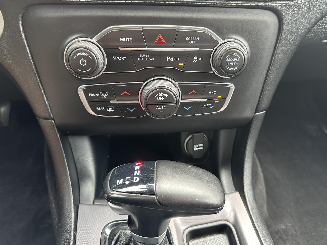 Dodge Charger 4dr Sdn SXT Plus AWD 2020
