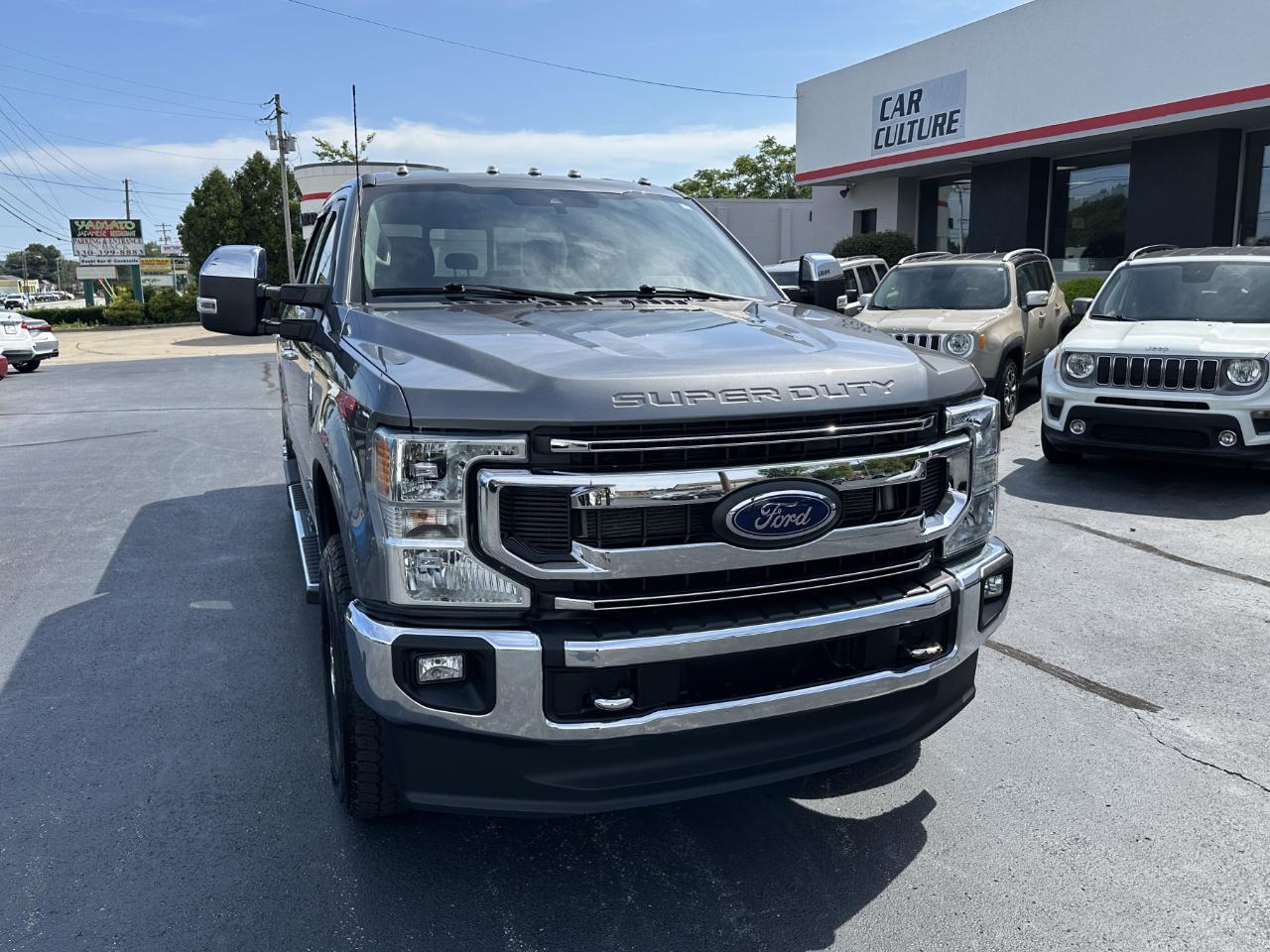 Ford F-350 SD XLT Crew Cab 4WD 2022