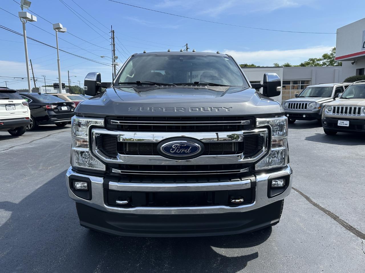 Ford F-350 SD XLT Crew Cab 4WD 2022