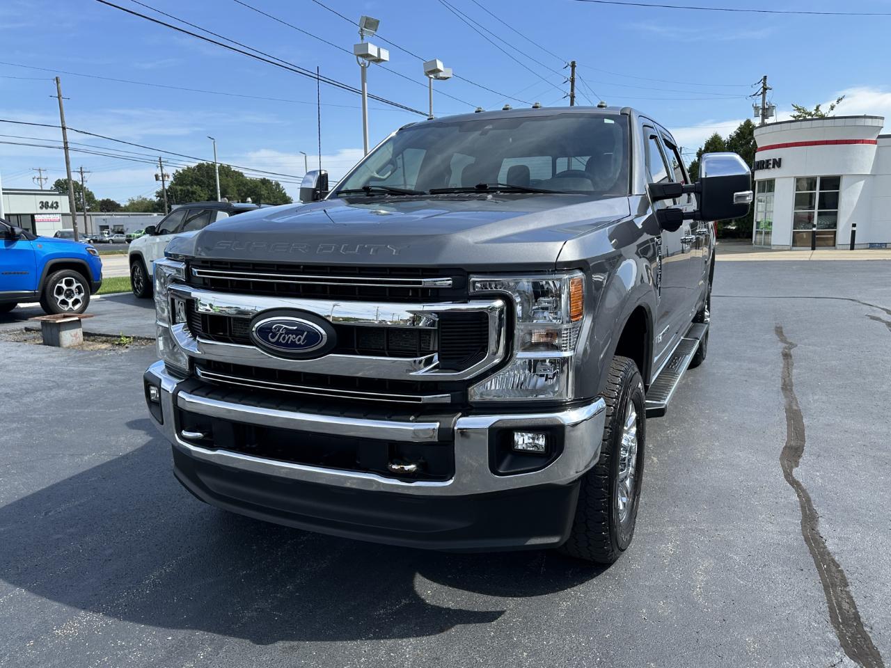 Ford F-350 SD XLT Crew Cab 4WD 2022