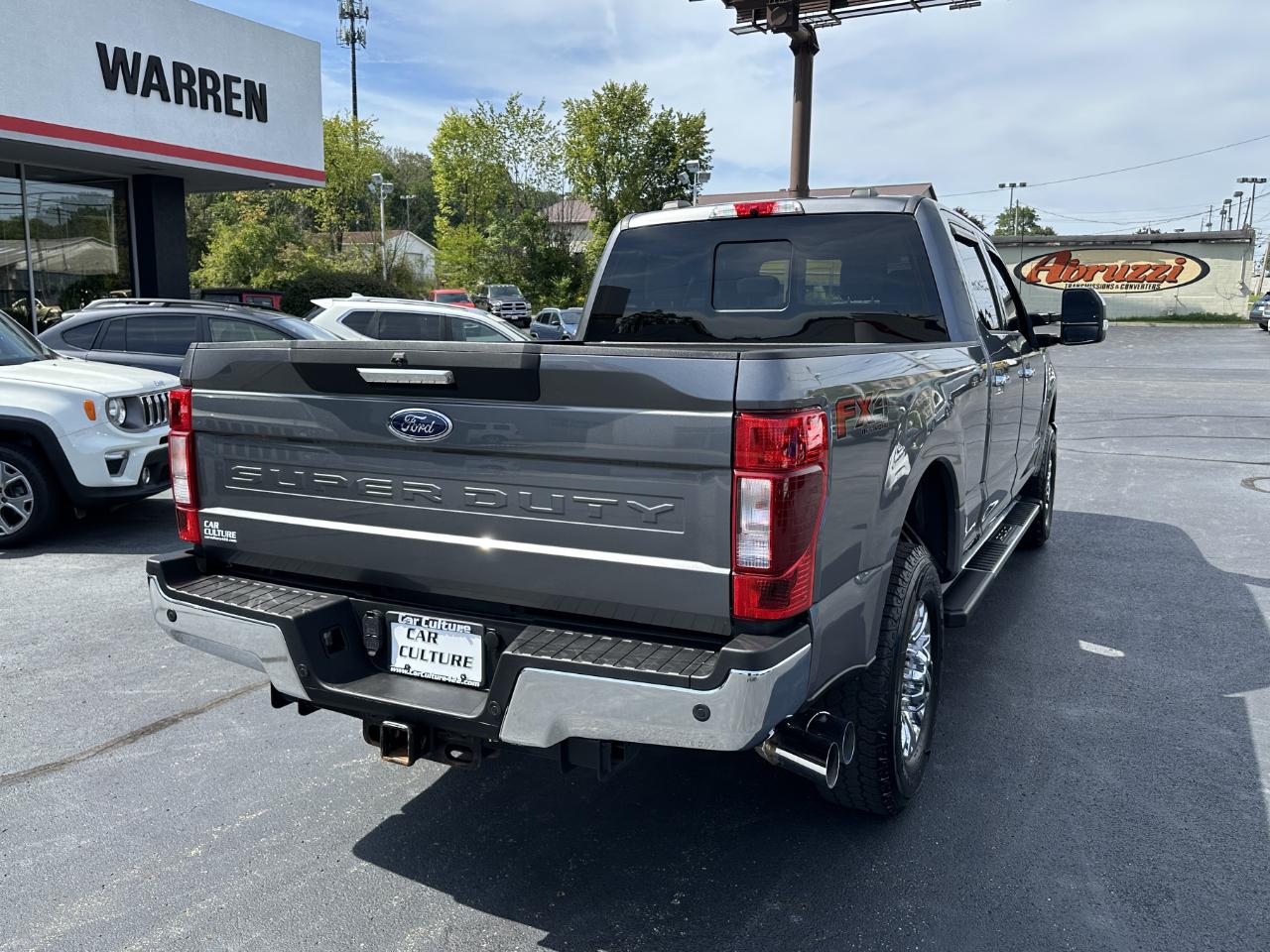 Ford F-350 SD XLT Crew Cab 4WD 2022