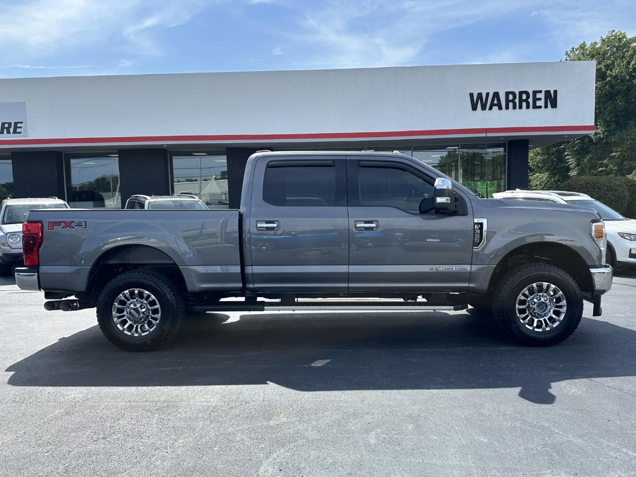 Ford F-350 SD XLT Crew Cab 4WD 2022