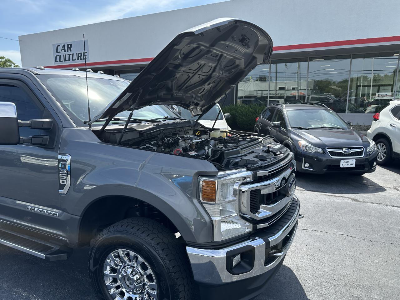 Ford F-350 SD XLT Crew Cab 4WD 2022