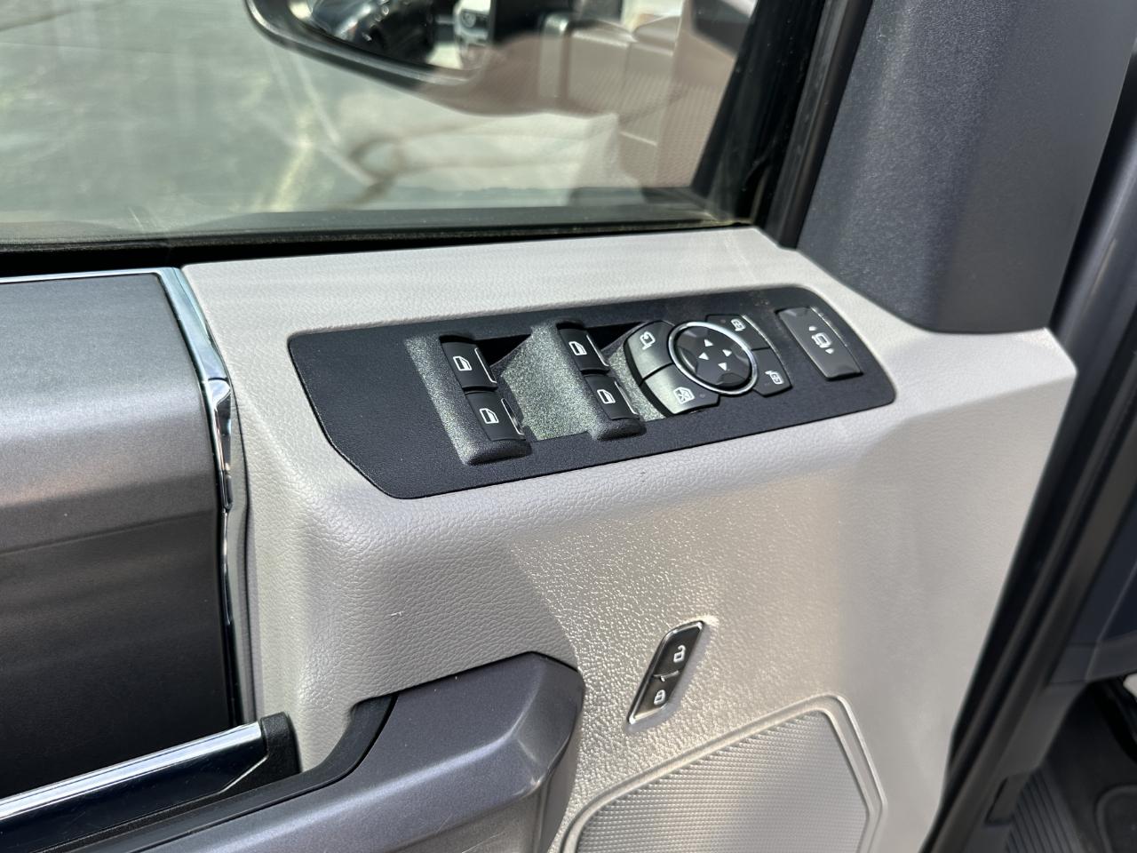 Ford F-350 SD XLT Crew Cab 4WD 2022