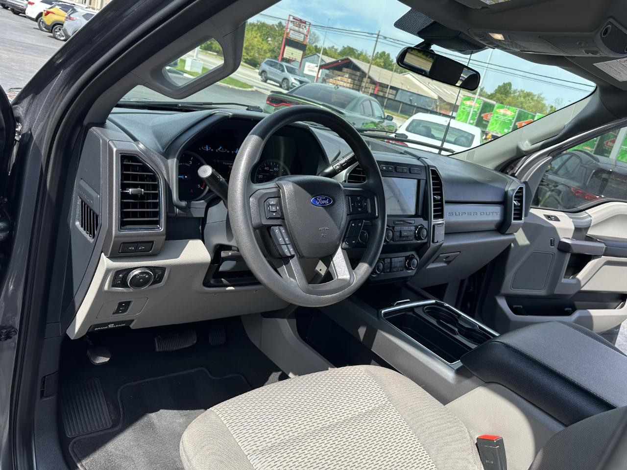 Ford F-350 SD XLT Crew Cab 4WD 2022