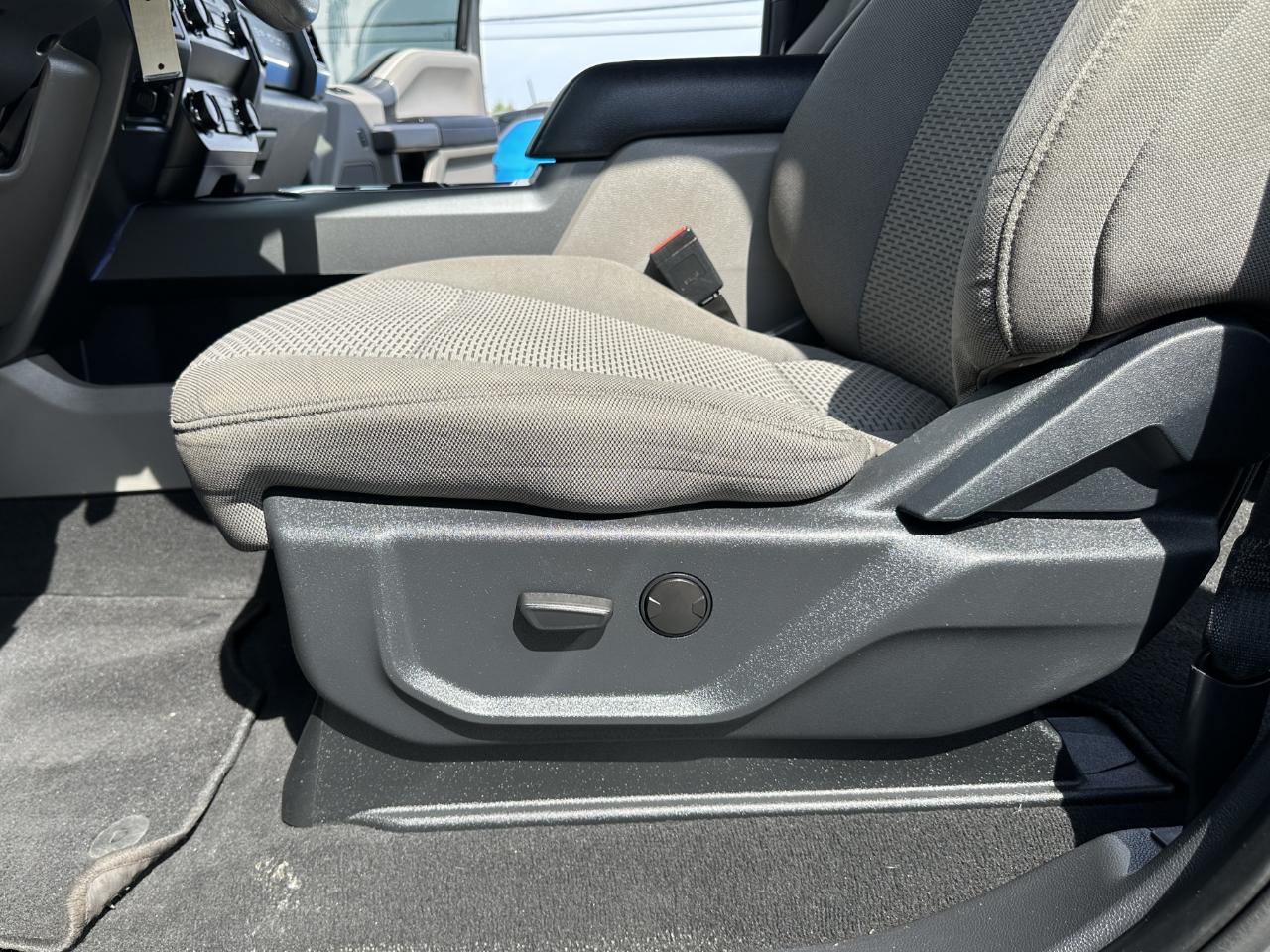 Ford F-350 SD XLT Crew Cab 4WD 2022