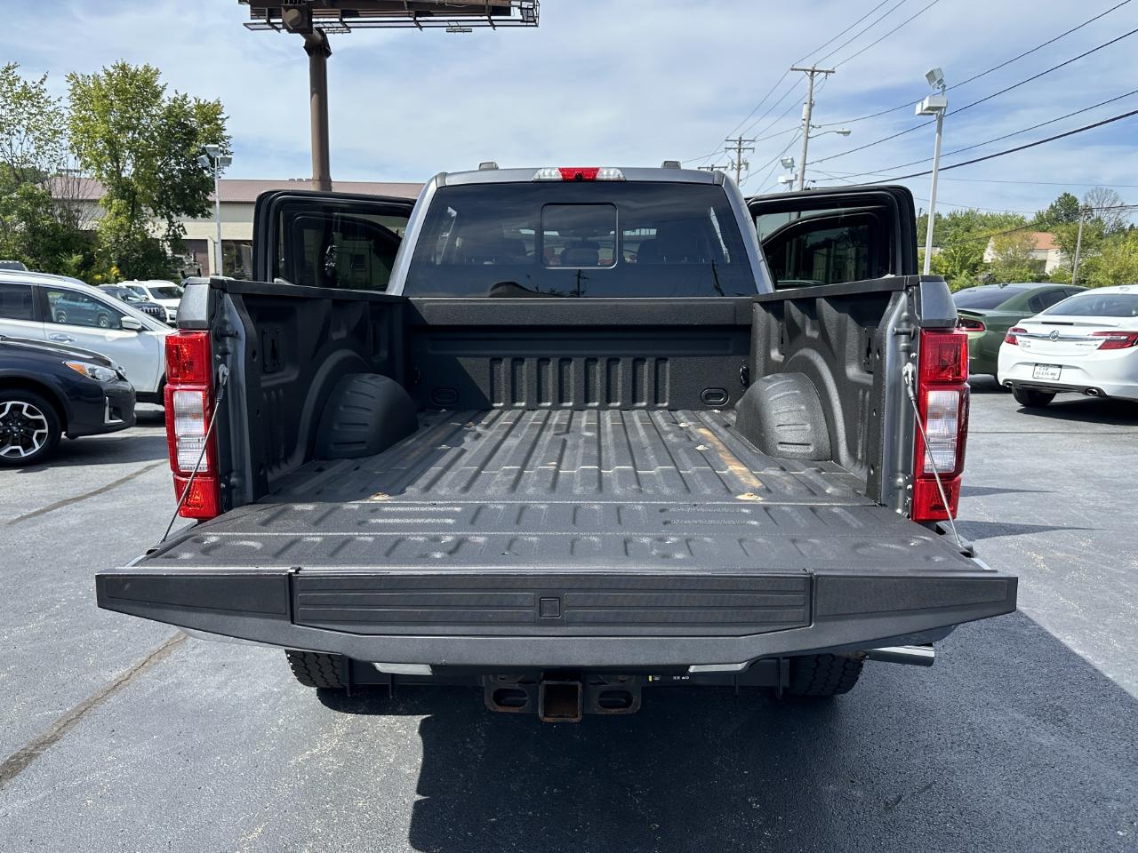 Ford F-350 SD XLT Crew Cab 4WD 2022