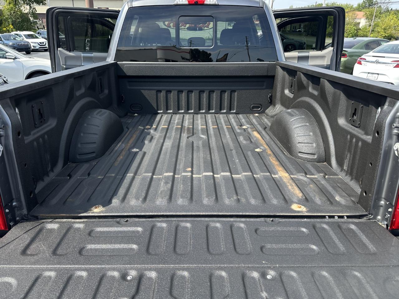 Ford F-350 SD XLT Crew Cab 4WD 2022