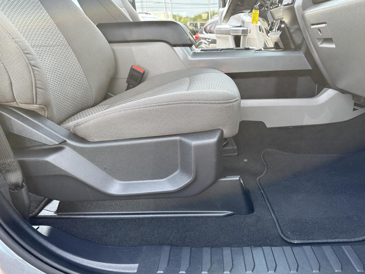 Ford F-350 SD XLT Crew Cab 4WD 2022