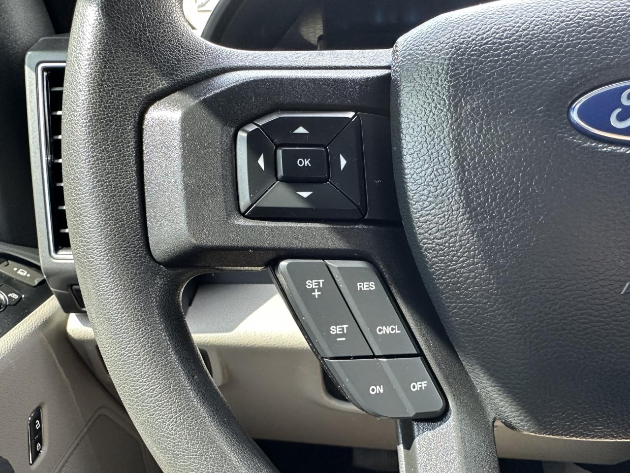 Ford F-350 SD XLT Crew Cab 4WD 2022