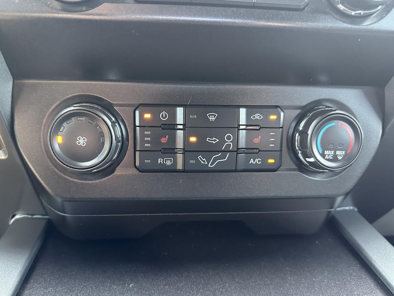 Ford F-350 SD XLT Crew Cab 4WD 2022
