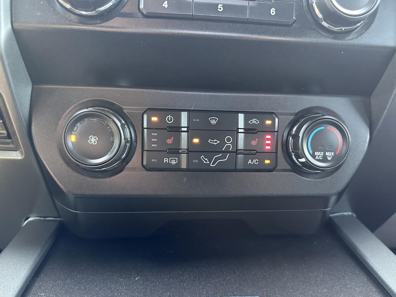 Ford F-350 SD XLT Crew Cab 4WD 2022