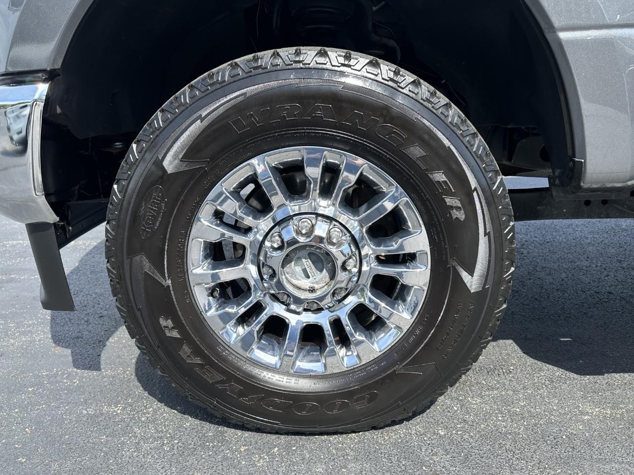 Ford F-350 SD XLT Crew Cab 4WD 2022