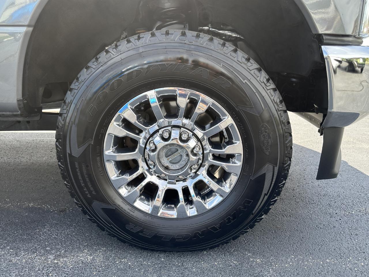 Ford F-350 SD XLT Crew Cab 4WD 2022