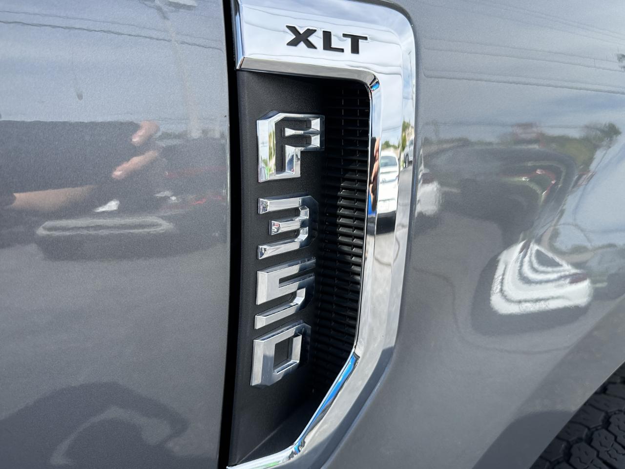 Ford F-350 SD XLT Crew Cab 4WD 2022